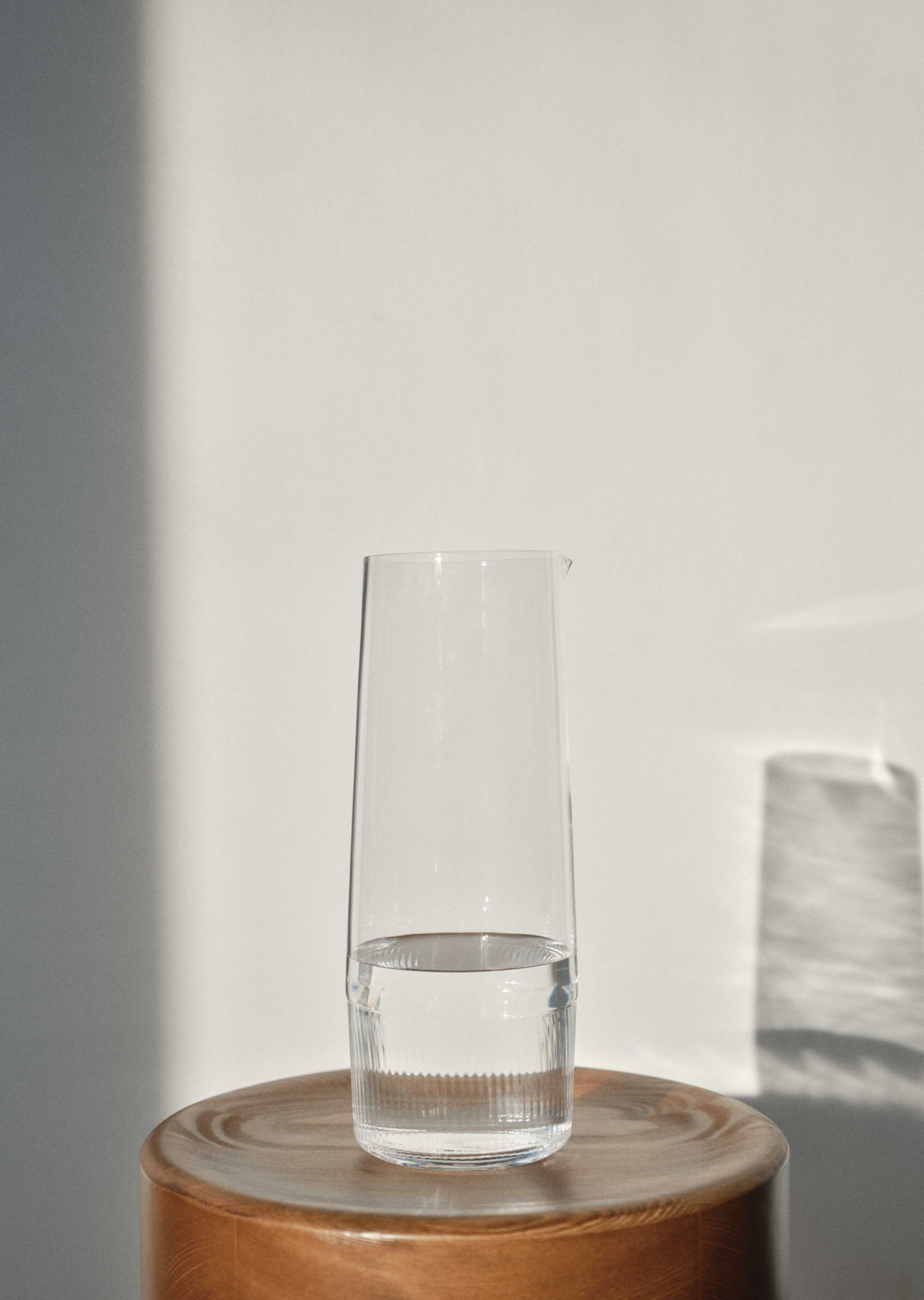 Karaffe Modell MOMENTS aus mundgeblasenem Glas