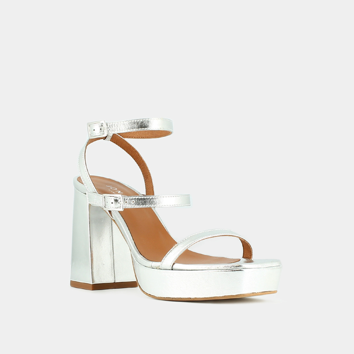 Sandales à brides et plateformes  en cuir métallisé argent