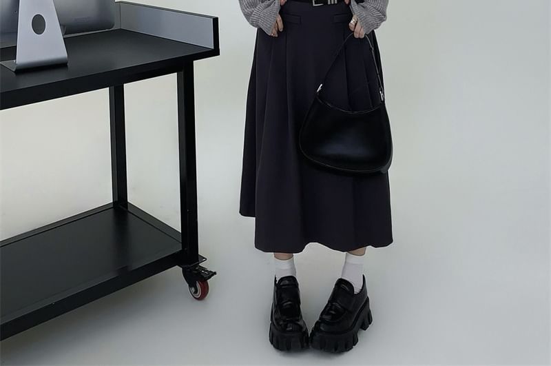 Strawolf - Effen overhemd met lange mouwen / Cropped trui met ronde hals / A-lijn rok met lage taille