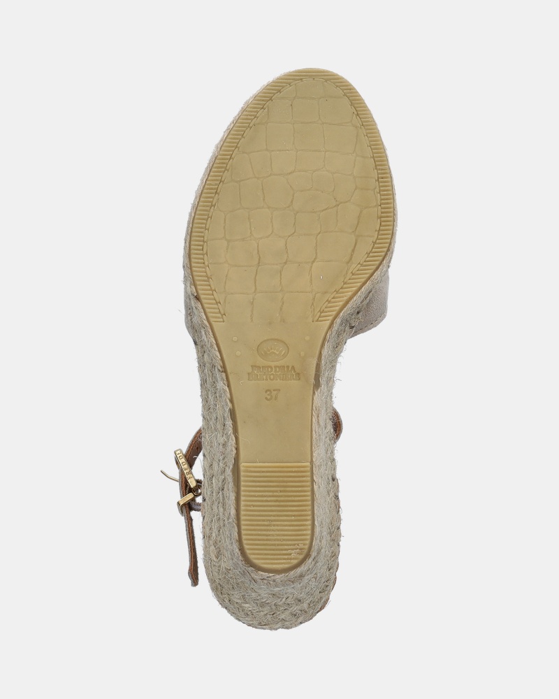 Fred de la Bretoniere Clare Kiki Pumps  - beige