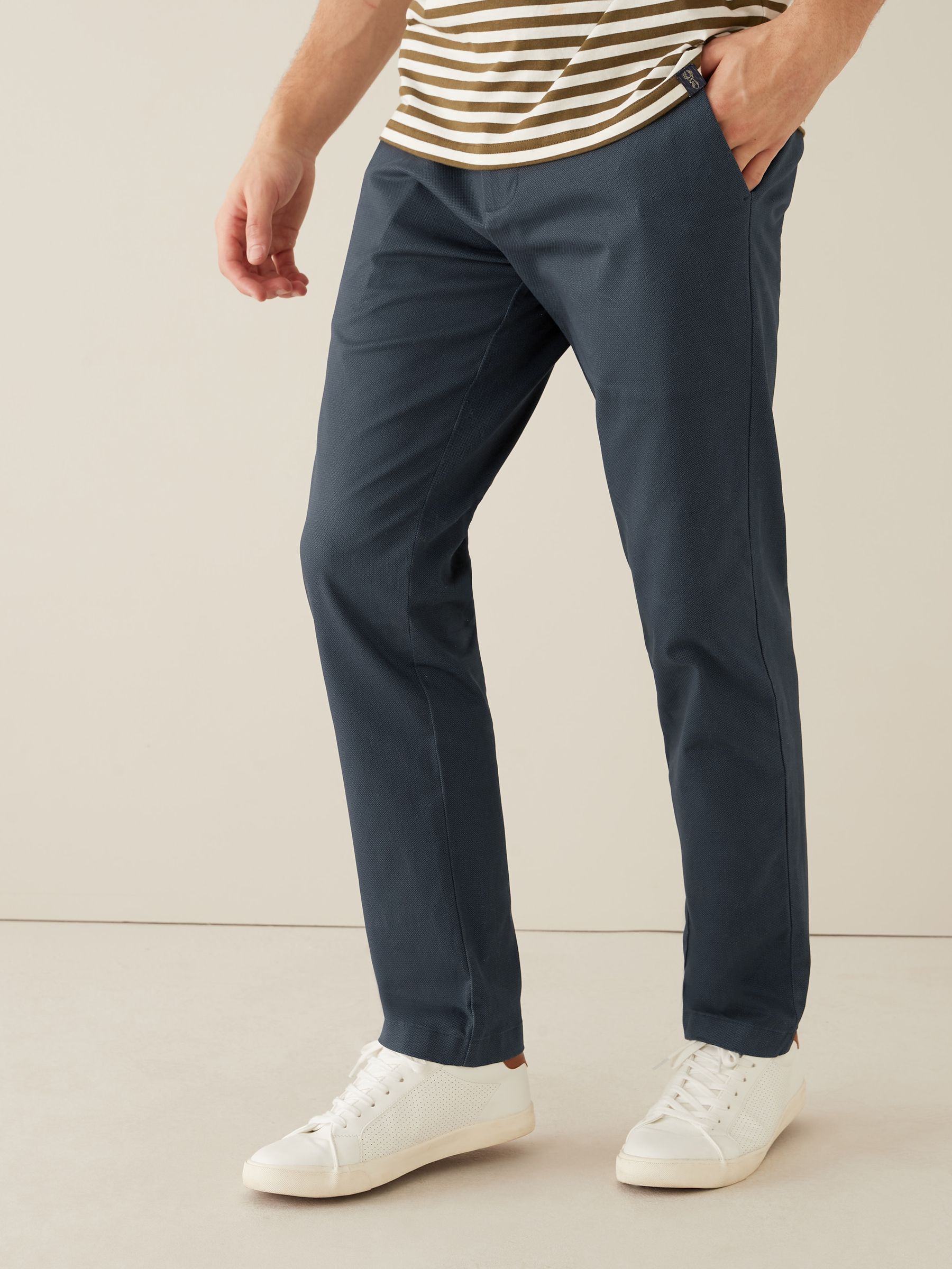 Donkerblauw - Straight fit - Zachte chino met print en riem