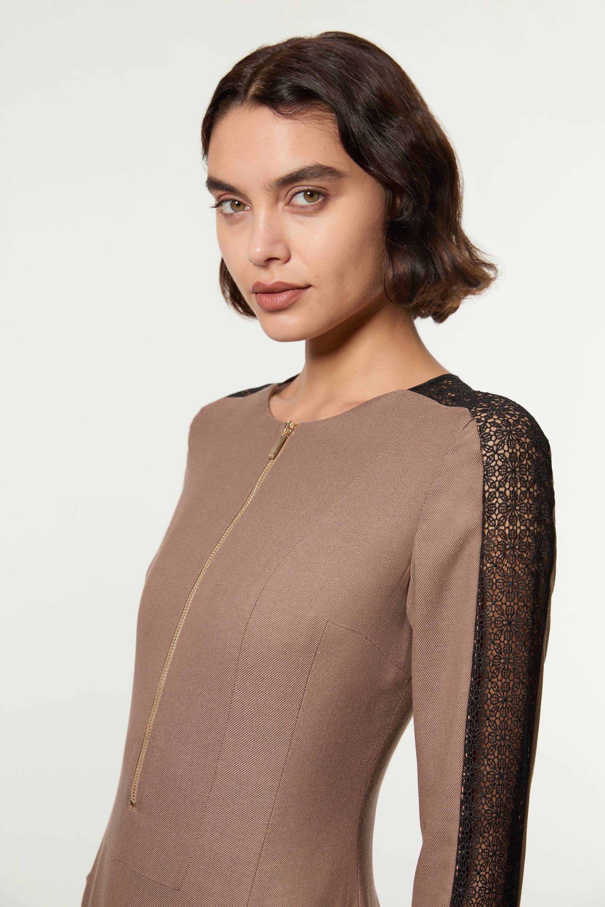 KarenMillen Robe midi Tall Tailored en sergé et dentelle mixte avec zip à l’avant