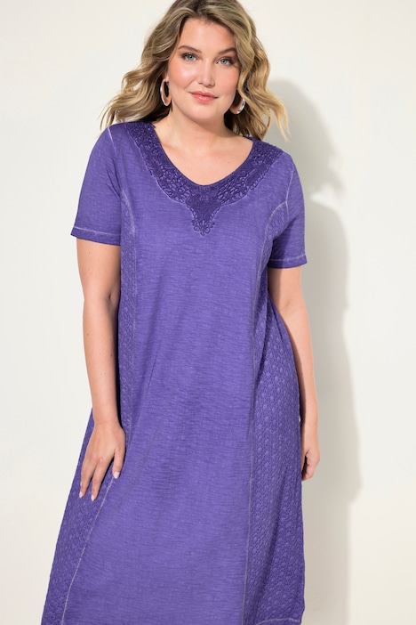 Jerseykleid, A-Line, cold dyed, V-Ausschnitt mit Lochstickerei, Halbarm