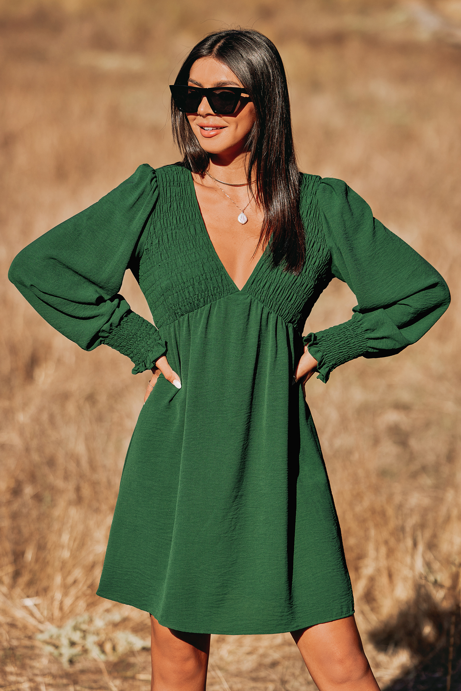 Robe à col en V et smocks