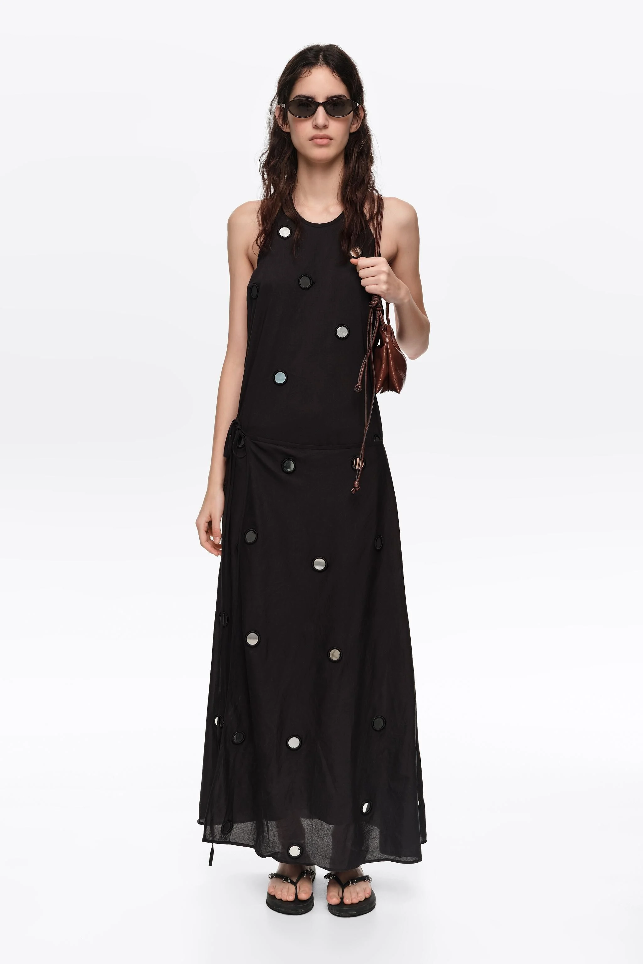 Vestido sarongue preto espelhado com decote halter