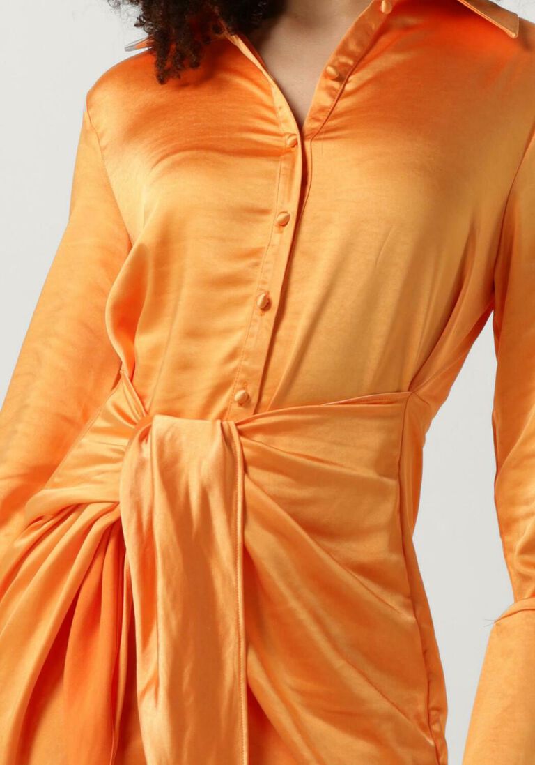 COLOURFUL REBEL oranje colourful rebel mini jurk mette satin wrap dress