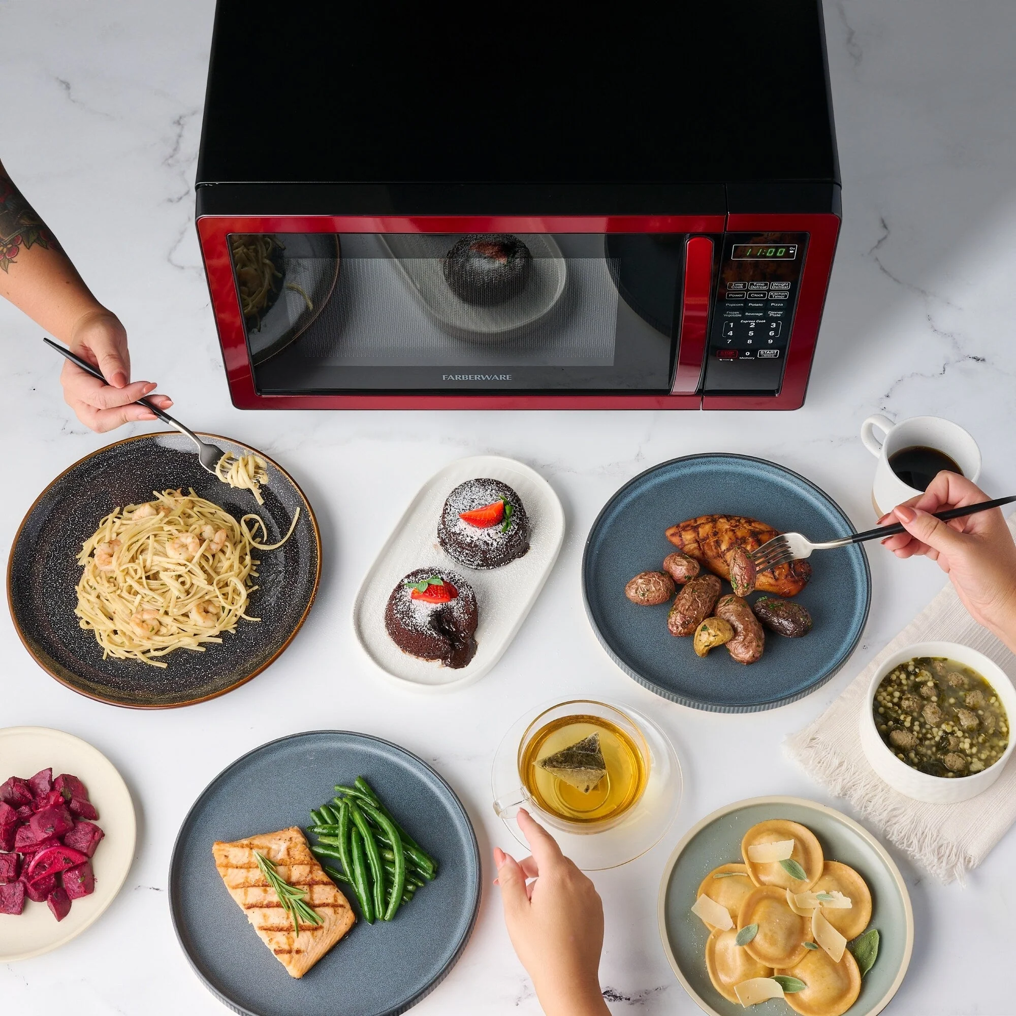 Farberware Classic 1.1 Cu. Ft. 1000-Watt Microwave Oven