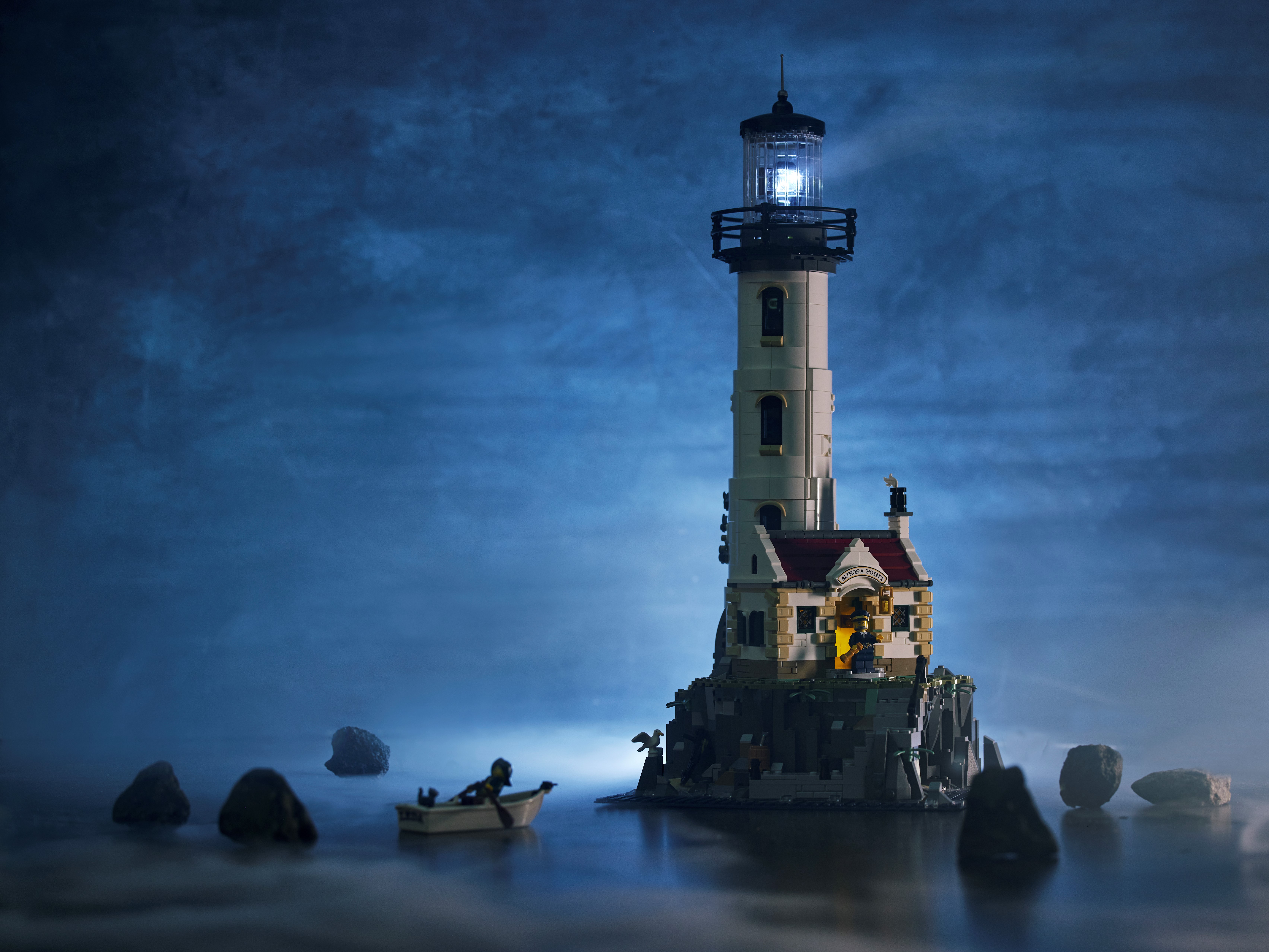 O farol motorizado 21335