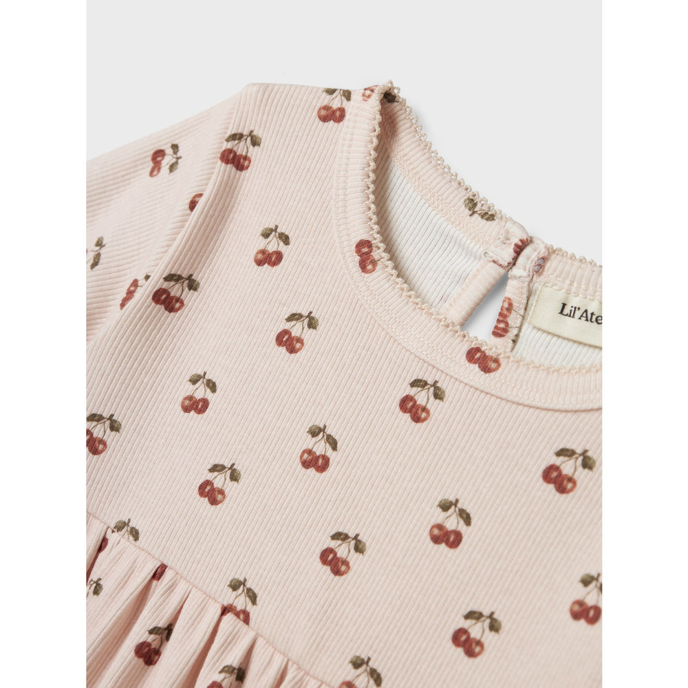 Køb Lil'Atelier Silver Peony Lavo Era Kjole