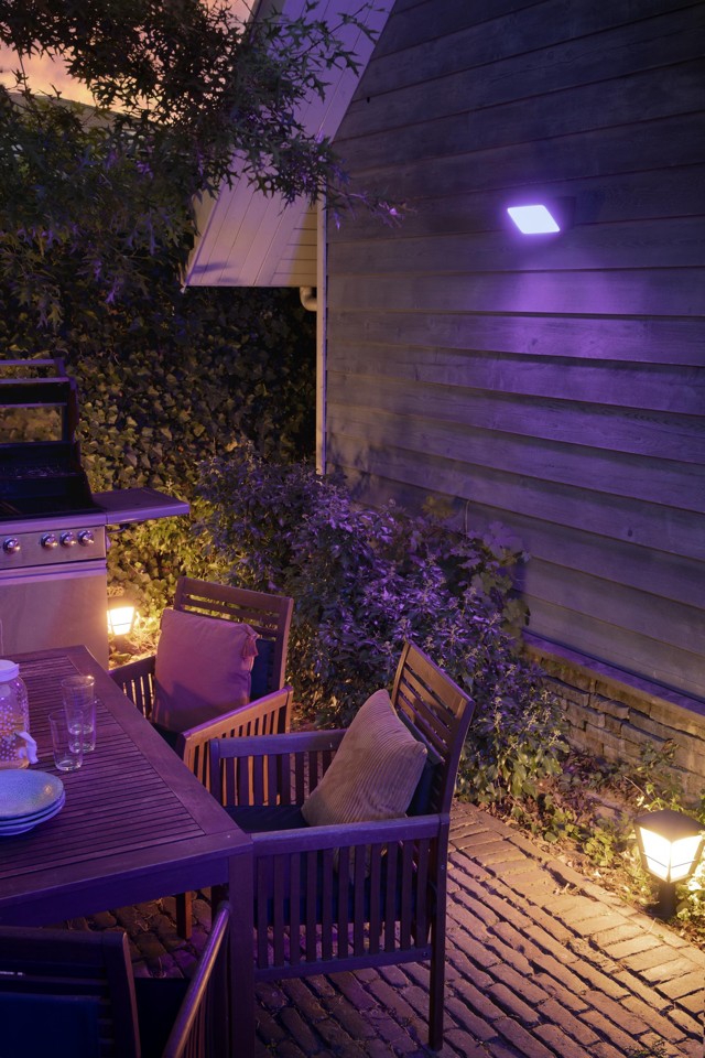 Philips Hue - Econic Pedestal Black - White & Color Ambiance - Udendørslampe