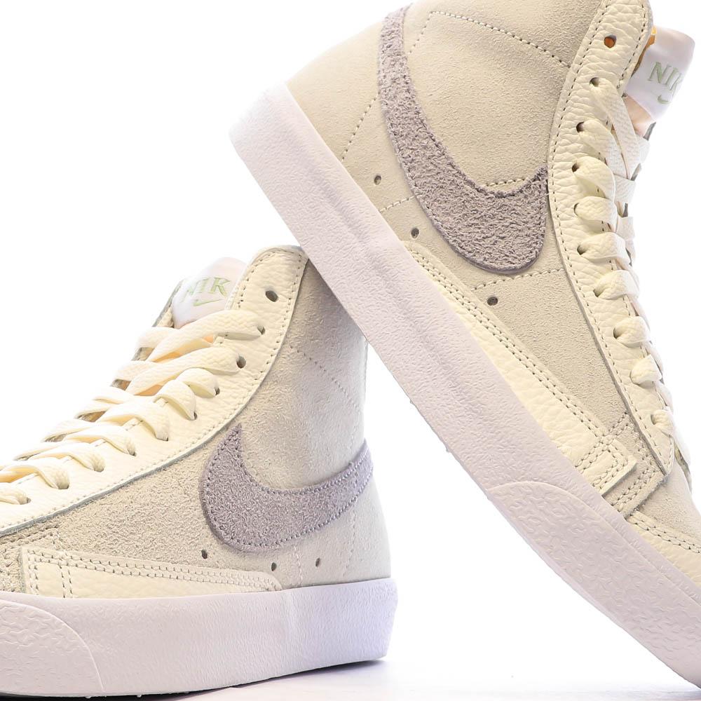 Nike Baskets Beige Femme Nike Blazer