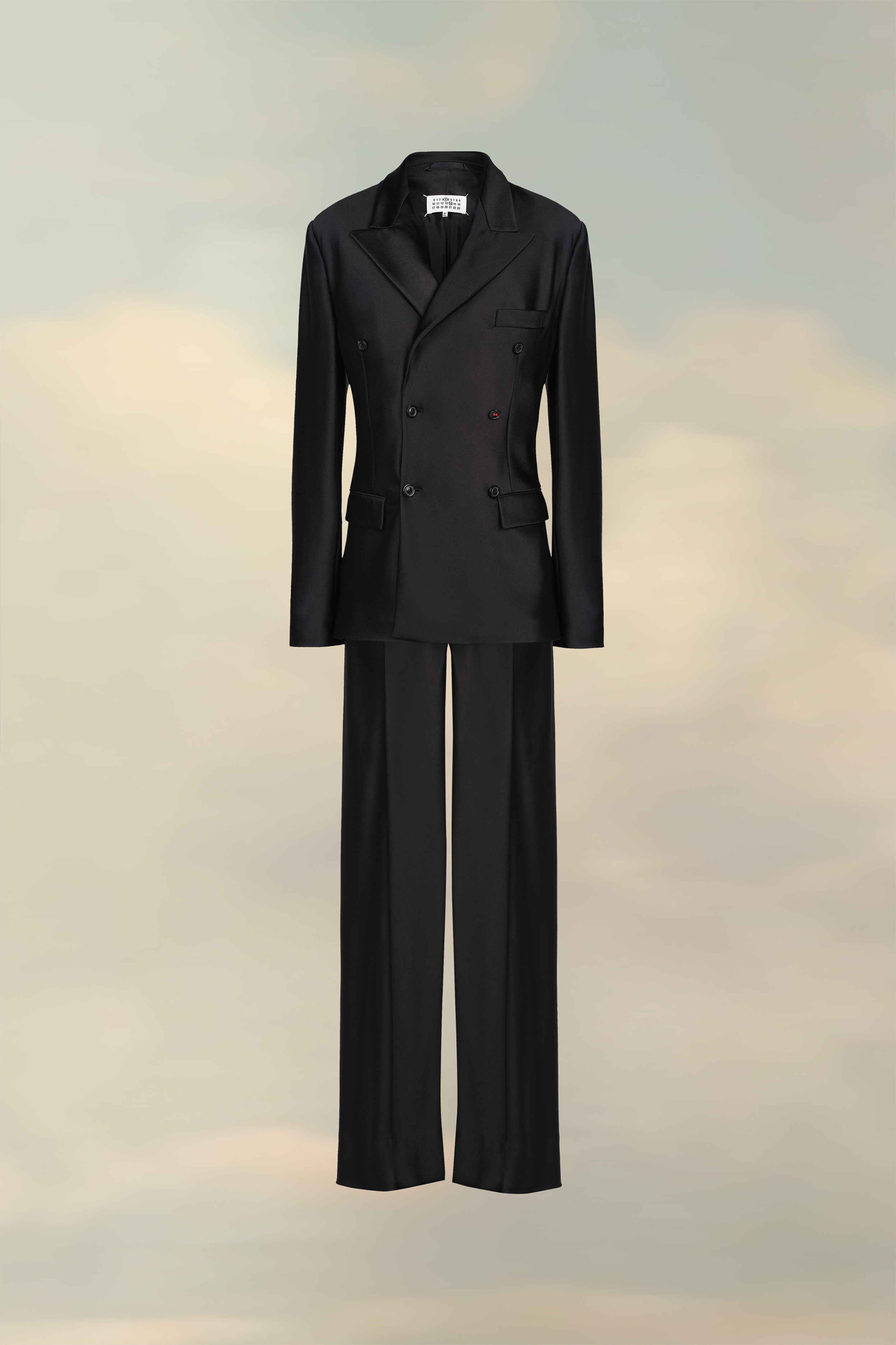 Costume en satin