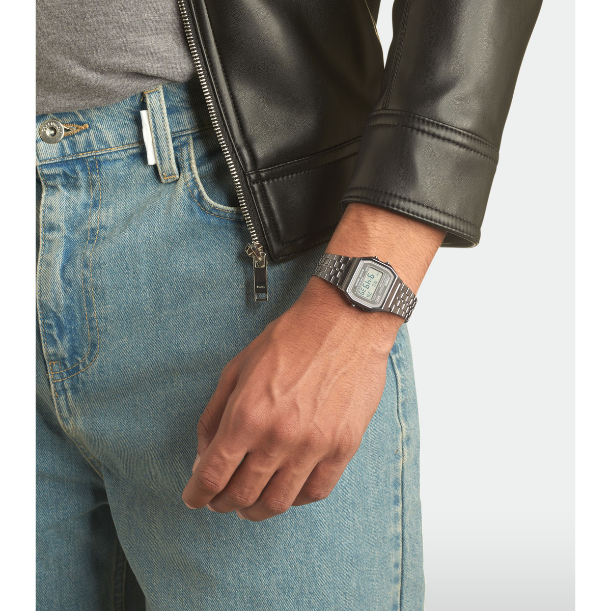 Montre Casio mixte résine gris bracelet acier gris