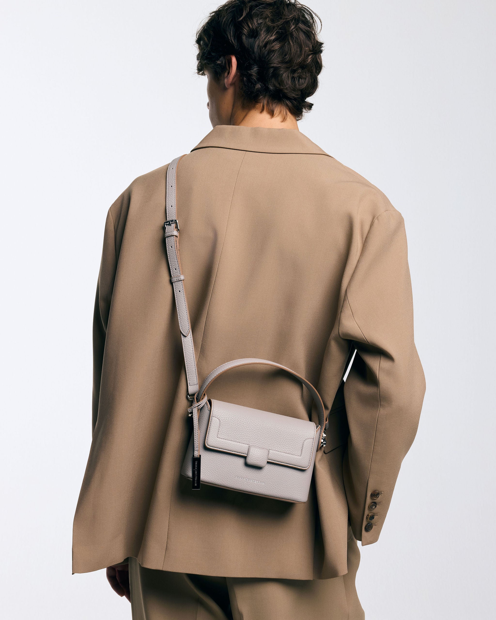ALAN | TAUPE