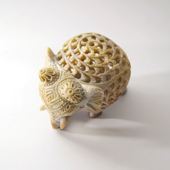 Elefant im Elefant aus Speckstein, B 9 cm, H 7 cm, L 4 cm von fischer's lagerhaus