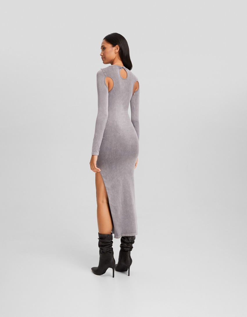 Vestido midi de manga comprida com efeito desbotado e recortes sem costura.