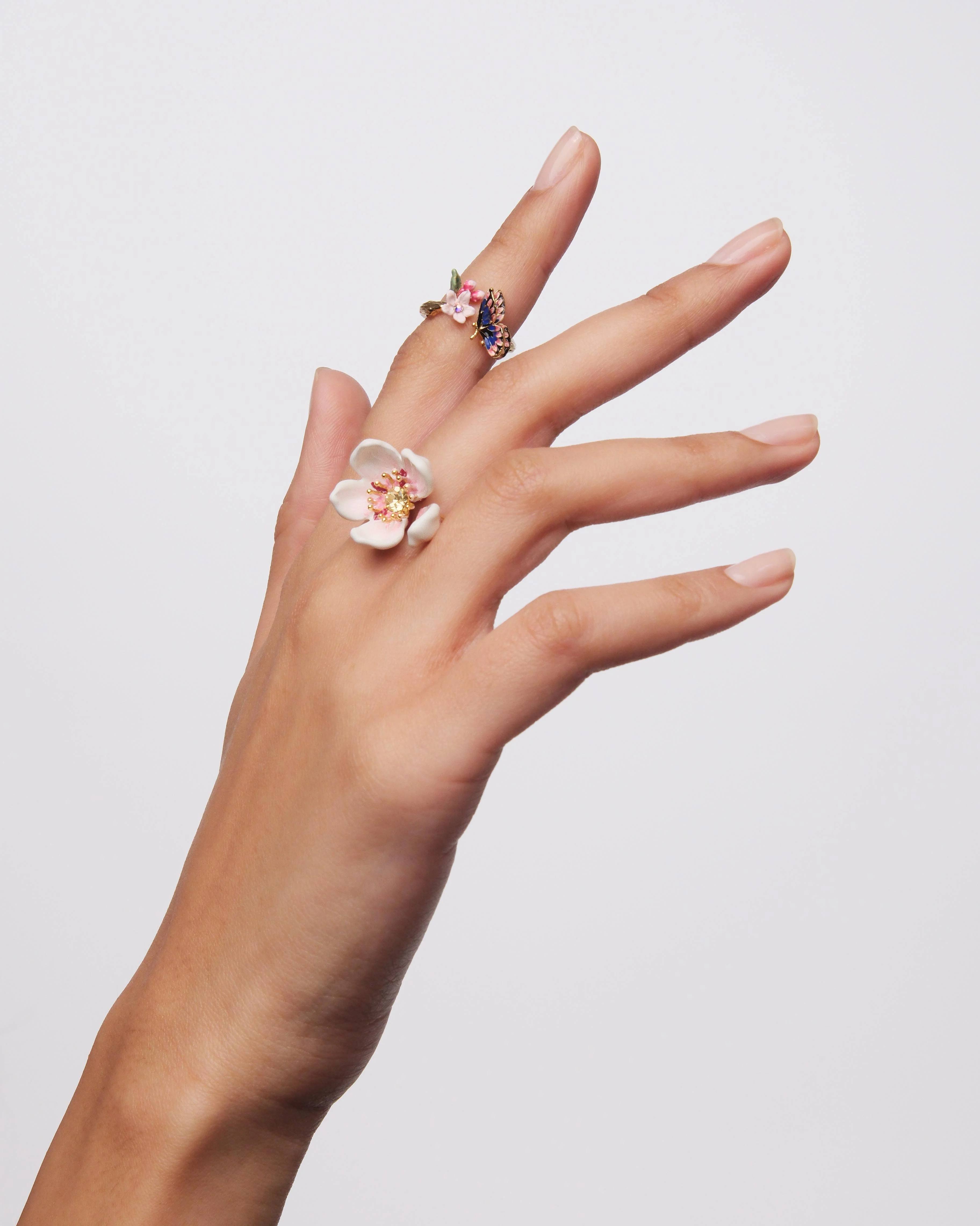 Bague ajustable fleurdu japon et pétale | Blanc
