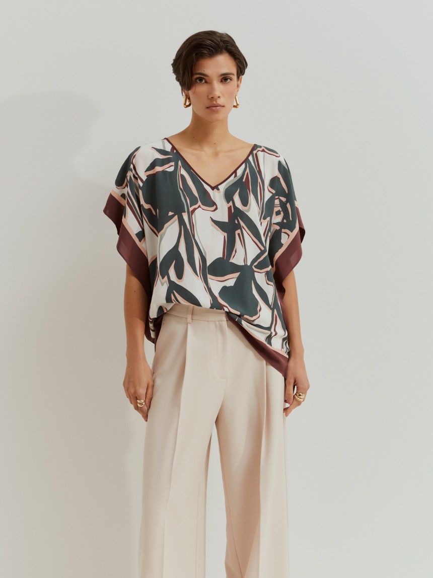 Blusa estampada decote em V