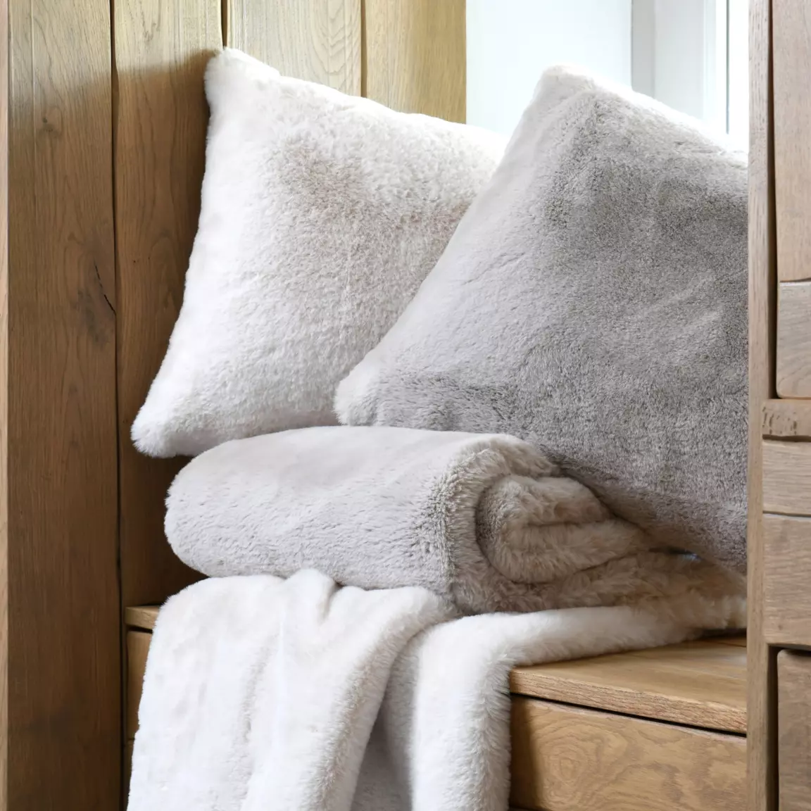 Coussin rectangulaire fausse fourrure (50 x 80 cm) Bostan Ecru