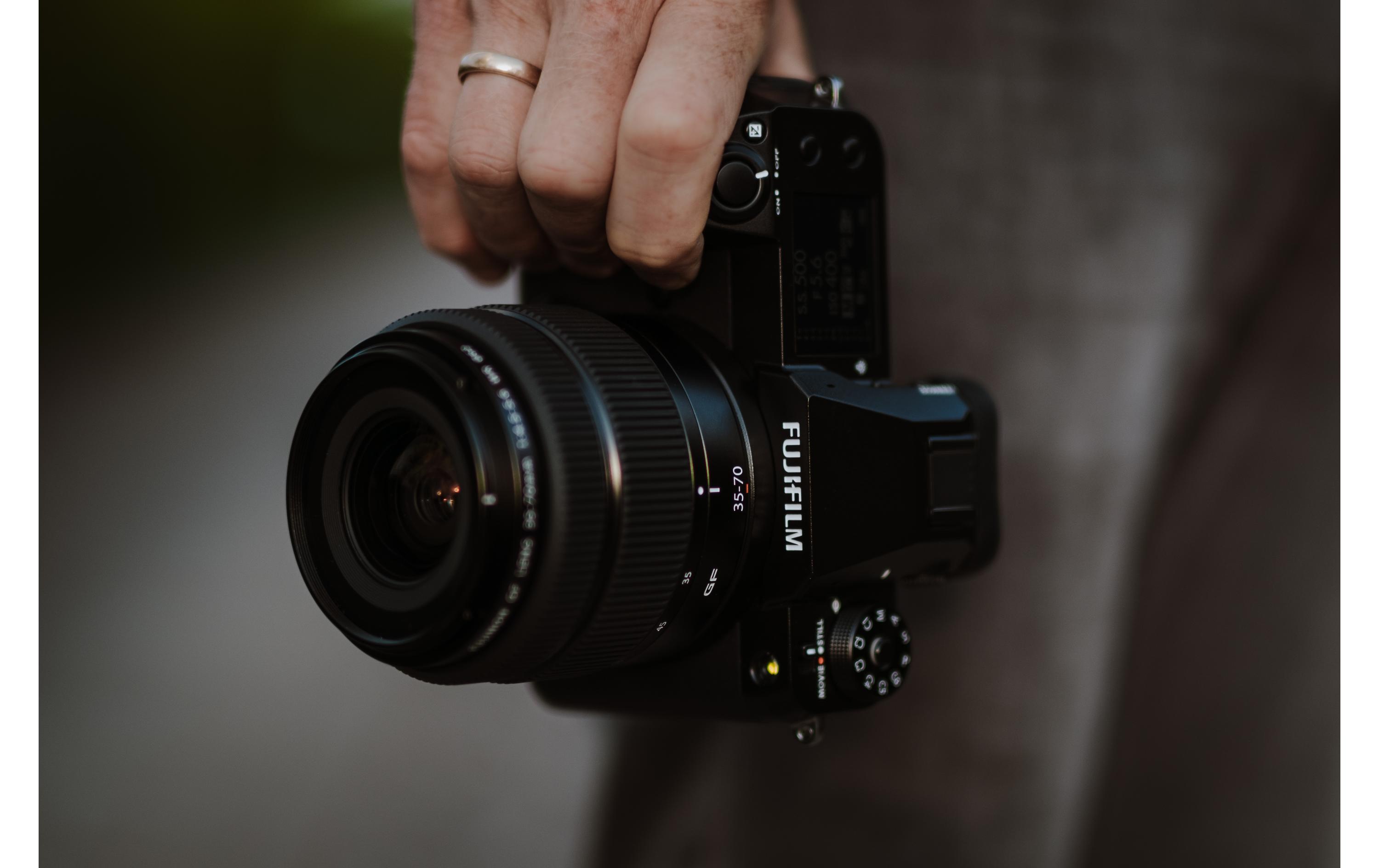 Fotokamera GFX-50S II Body Schwarz<br>Fujifilm GFX 50S II Body More than Full Frame