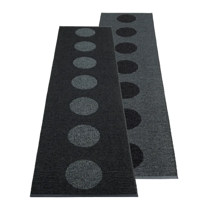 Pappelina - Vera Wendeteppich 2.0, 70 x 280 cm, black / black metallic