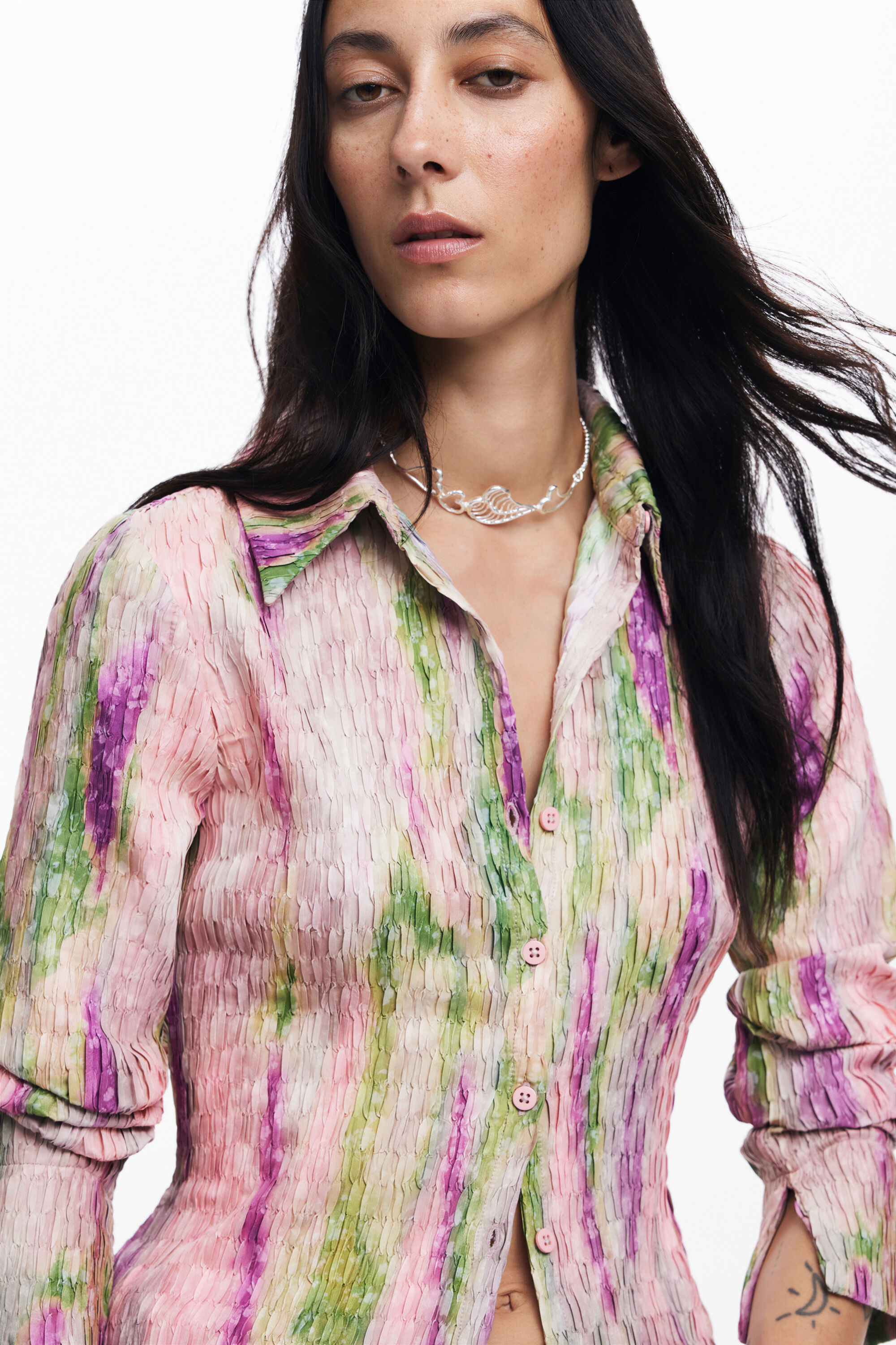 blusa aquarela desfocada