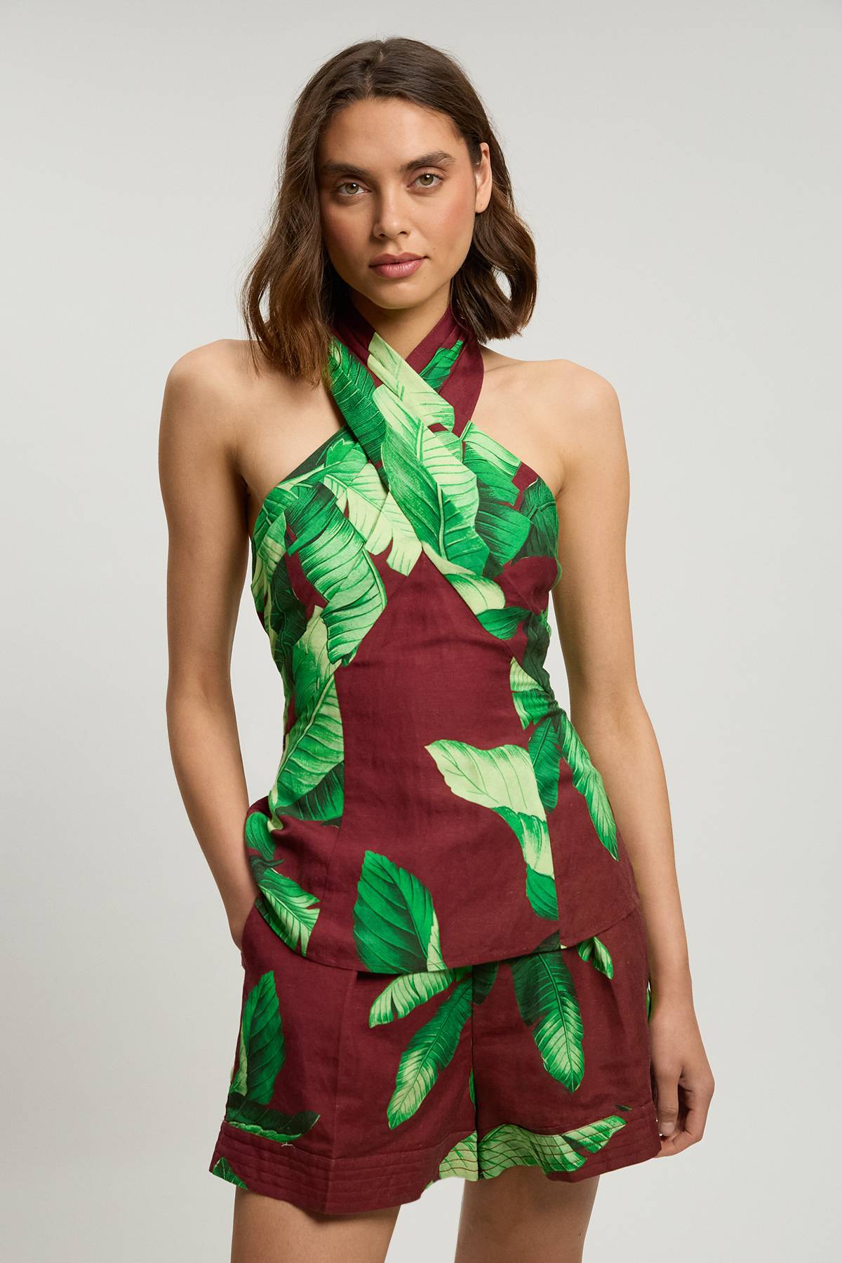 KarenMillen Short Tissé En Viscose Lin Motif Palmiers