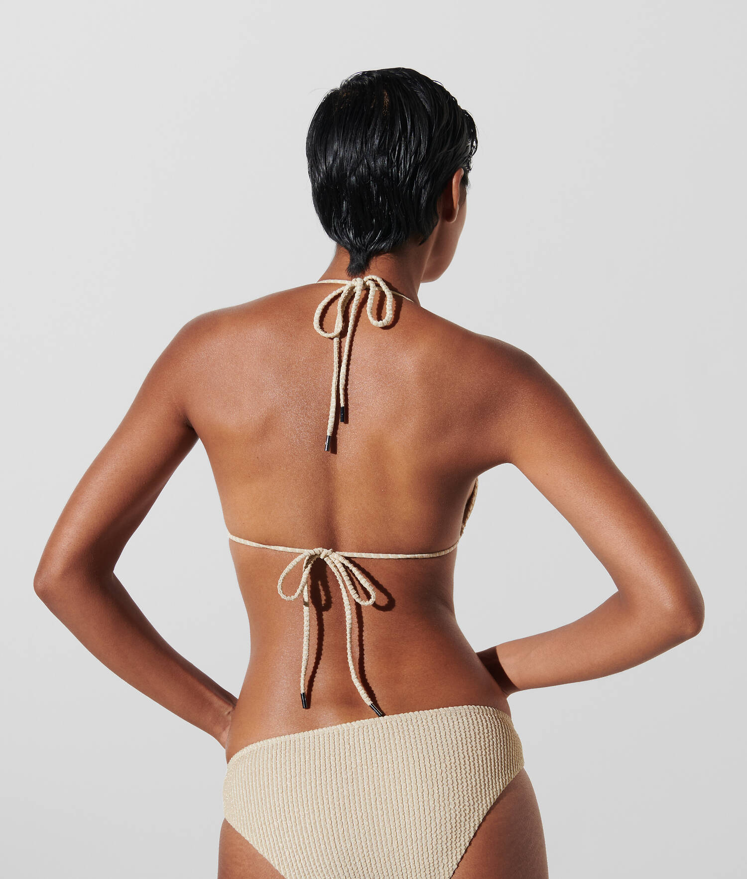 HAUT DE BIKINI TRIANGLE EN LUREX À BRELOQUE EN FORME D'ÉVENTAIL