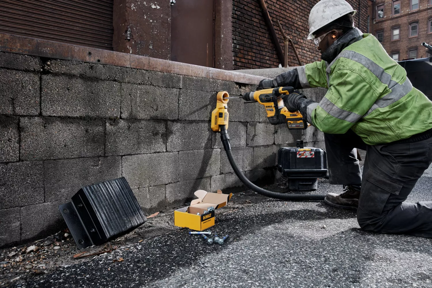 DeWALT DCH417X2-QW 54V Li-ion FlexVolt Accu Combihamer set (2x 9.0Ah) in TSTAK koffer met 17-delige accessoire set