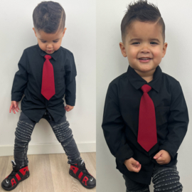The tie - bordeaux