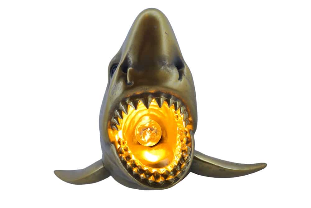 Moderne Wandlampe SHARK 40cm gold Hai-Skulptur handmade