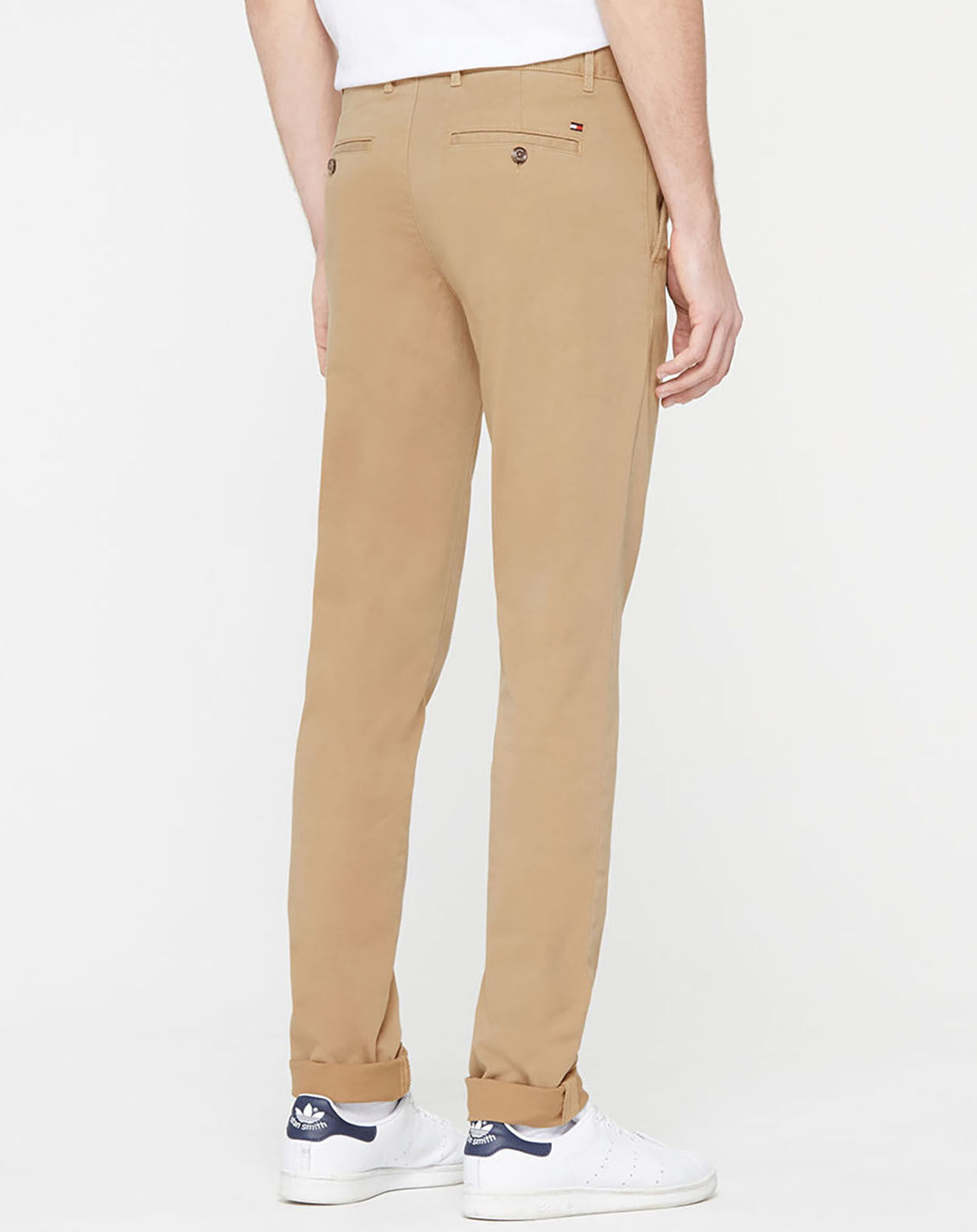 Tommy Hilfiger Pantalon en Coton Bio slim fit bleecker th flex satin gmd beige
