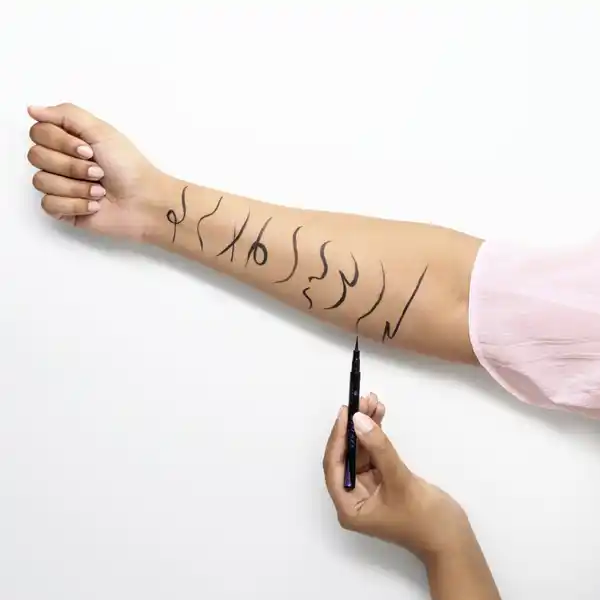 Super fine liner pen 01 deep black