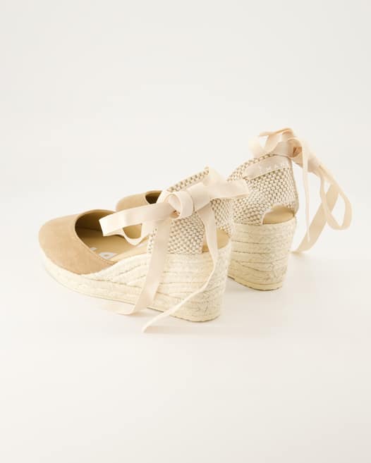 Manebi Hamptons Wedges in Beige