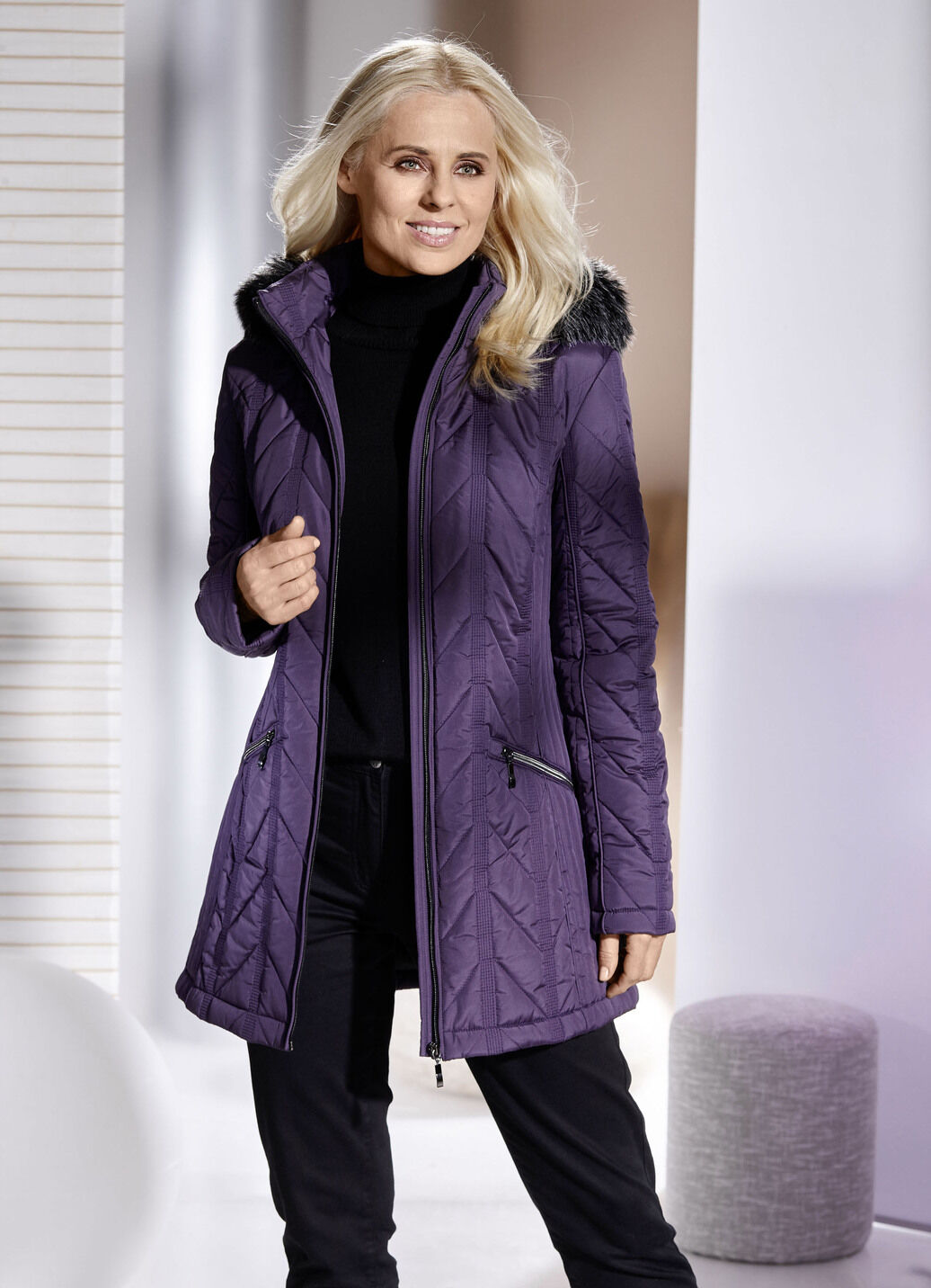 Jacke mit Längssteppung seitlich