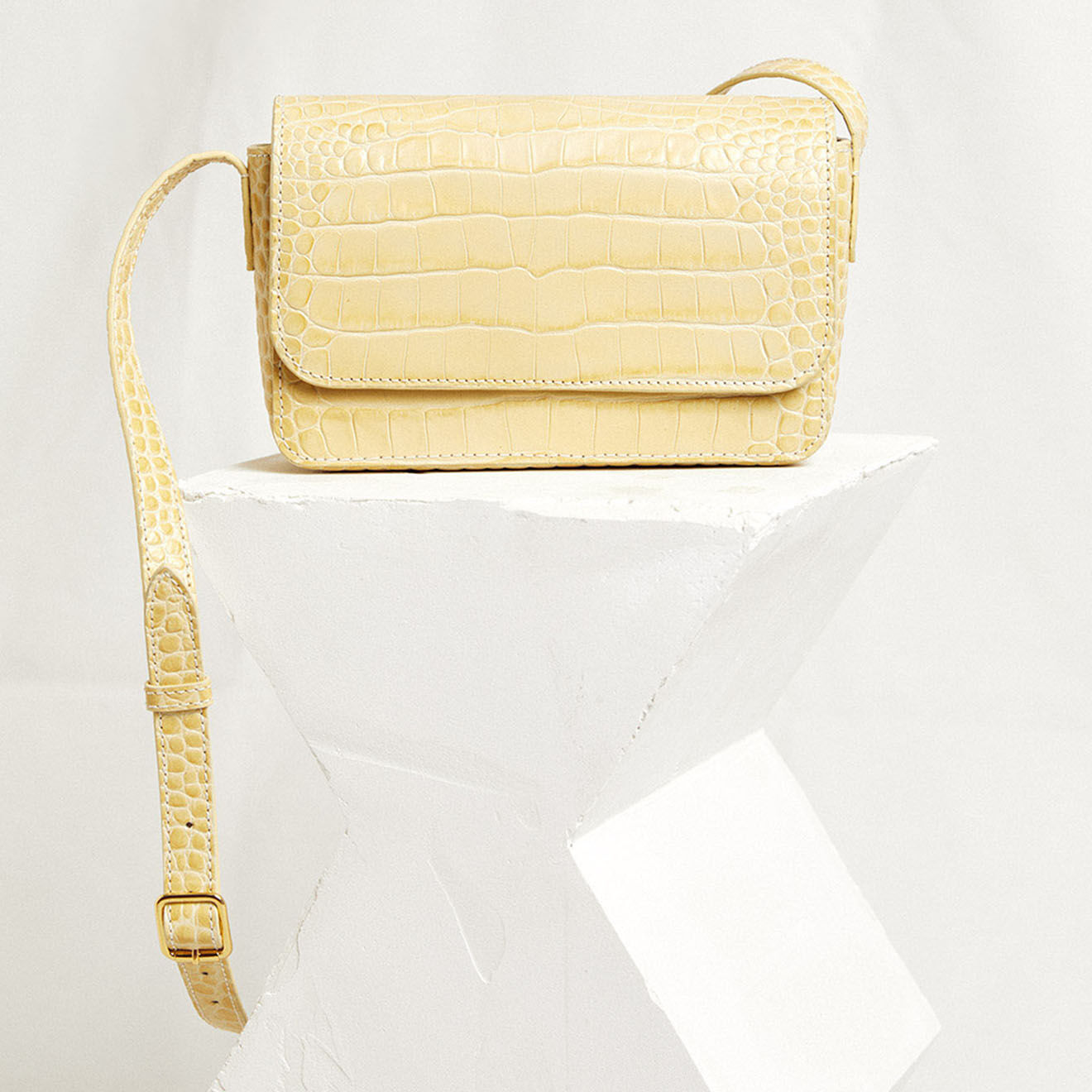Mellow Yellow Sac besace en Cuir Arsene jaune - 21x13x5 cm