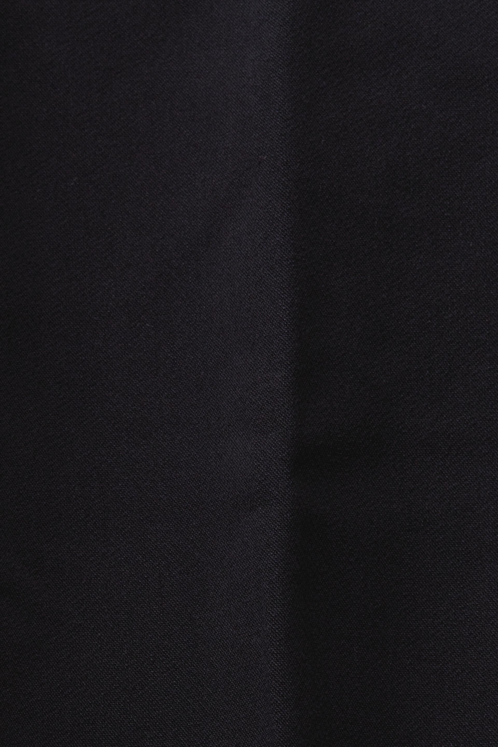 Pants woven