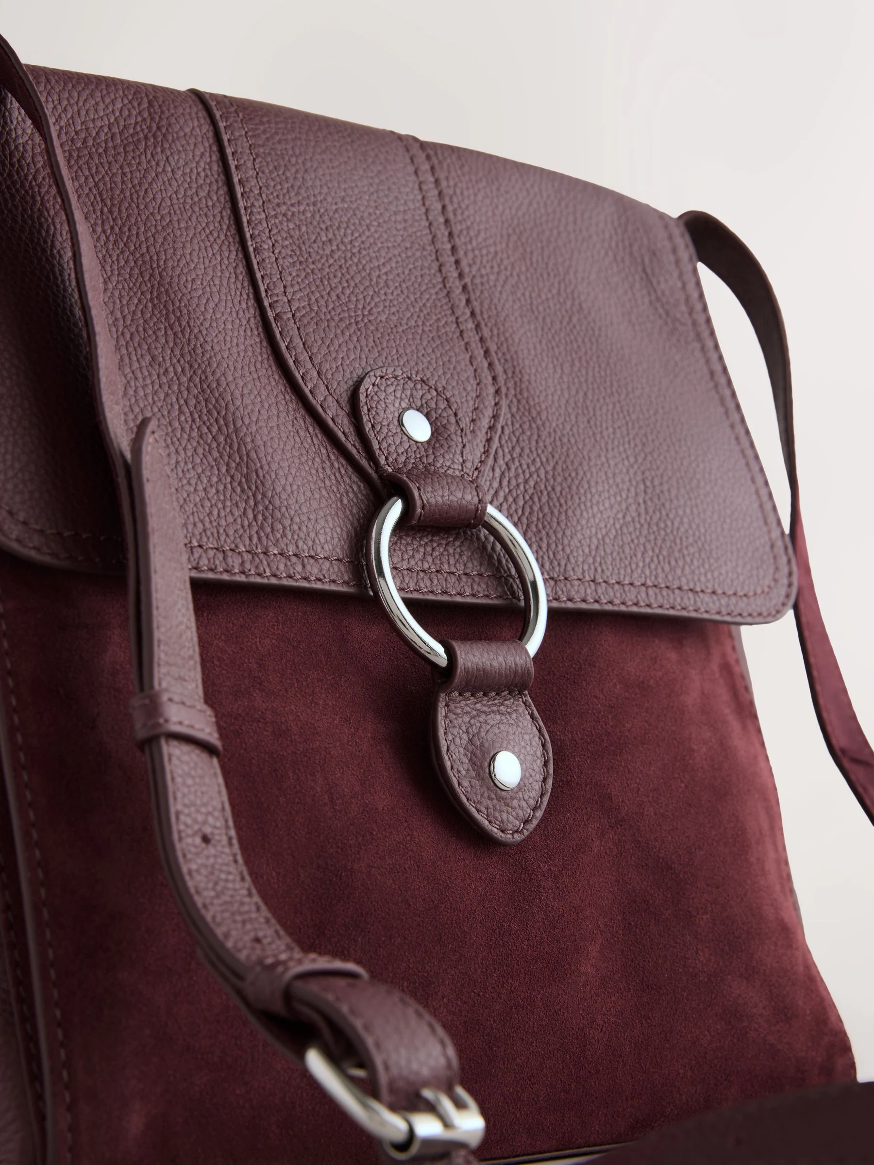 Bordeauxrood - Leren messenger-tas met vak