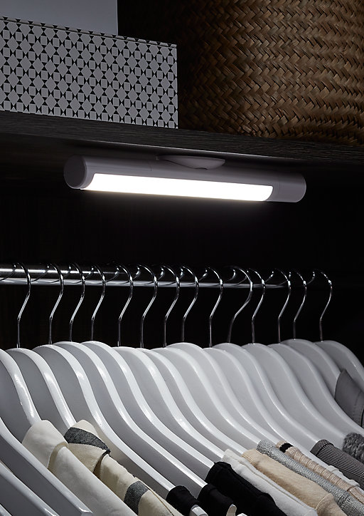 Réglette à détection LED Diall Buhl blanc 1W 25 cm IP20