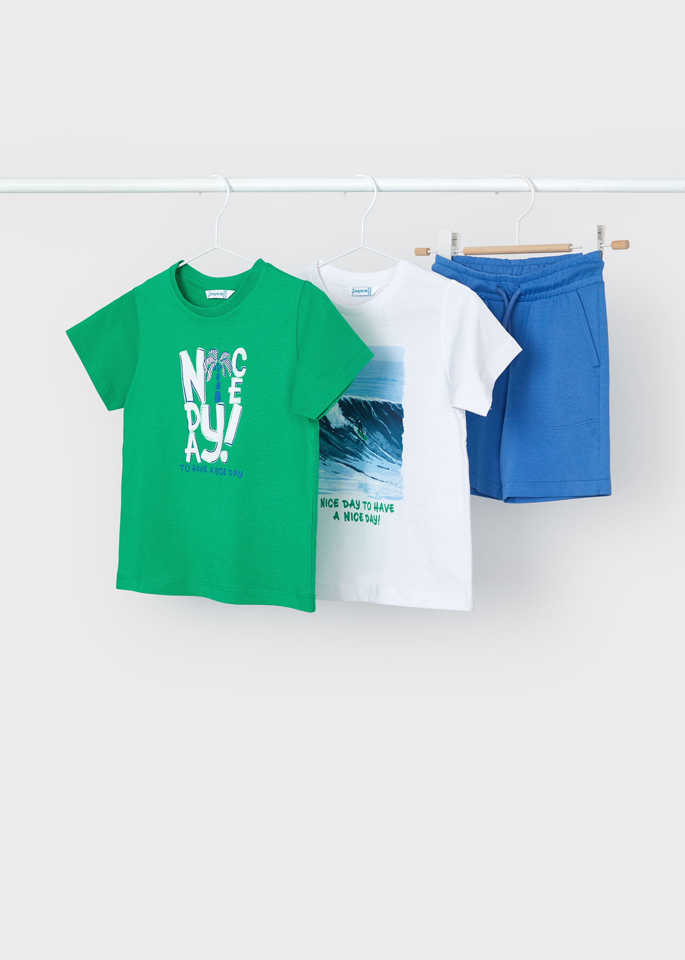 Conjunto esportivo de algodão Better Cotton de 3 peças para meninos