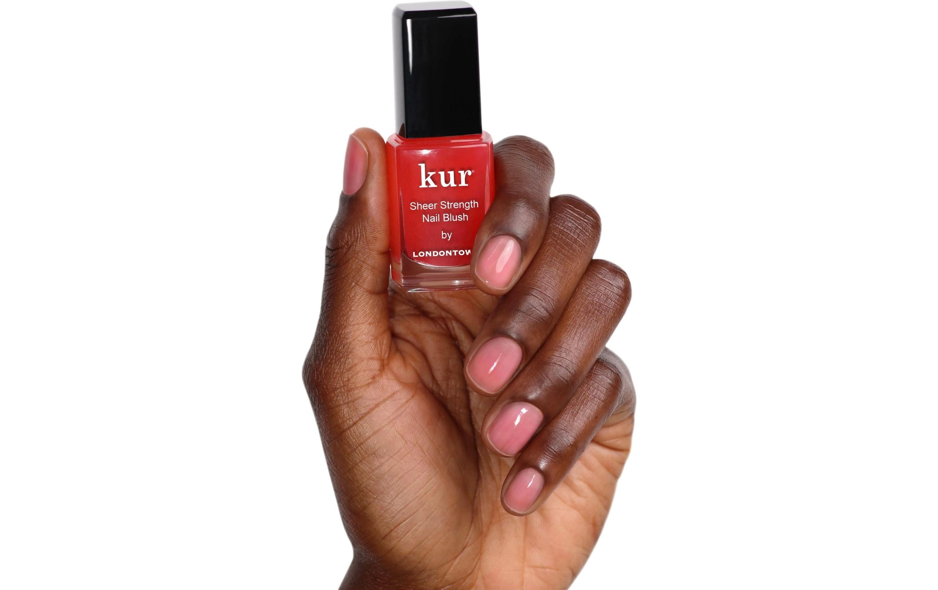 Nagelpfleger Poppy PoppyNatürliches, getöntes Nagelrouge stärkt und pflegt die Nägel