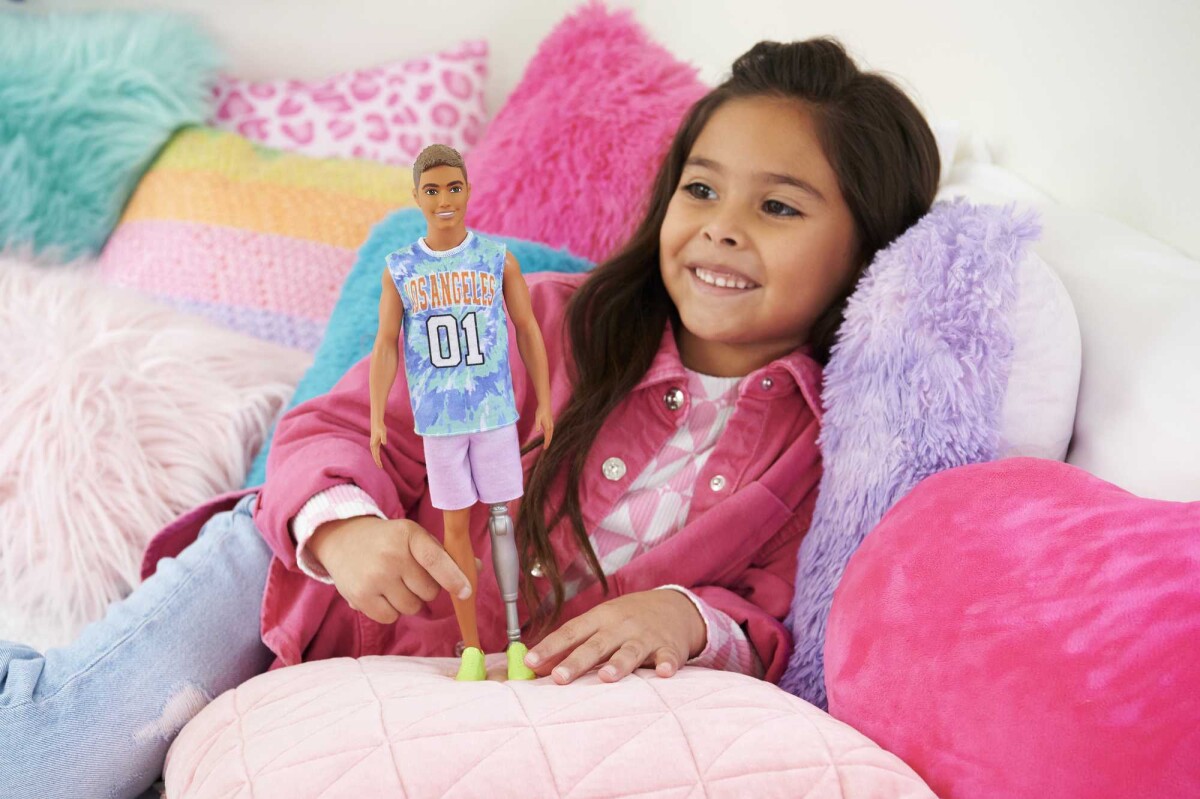 Barbie Dukke - Fashionistas - Ken Med Benprotese