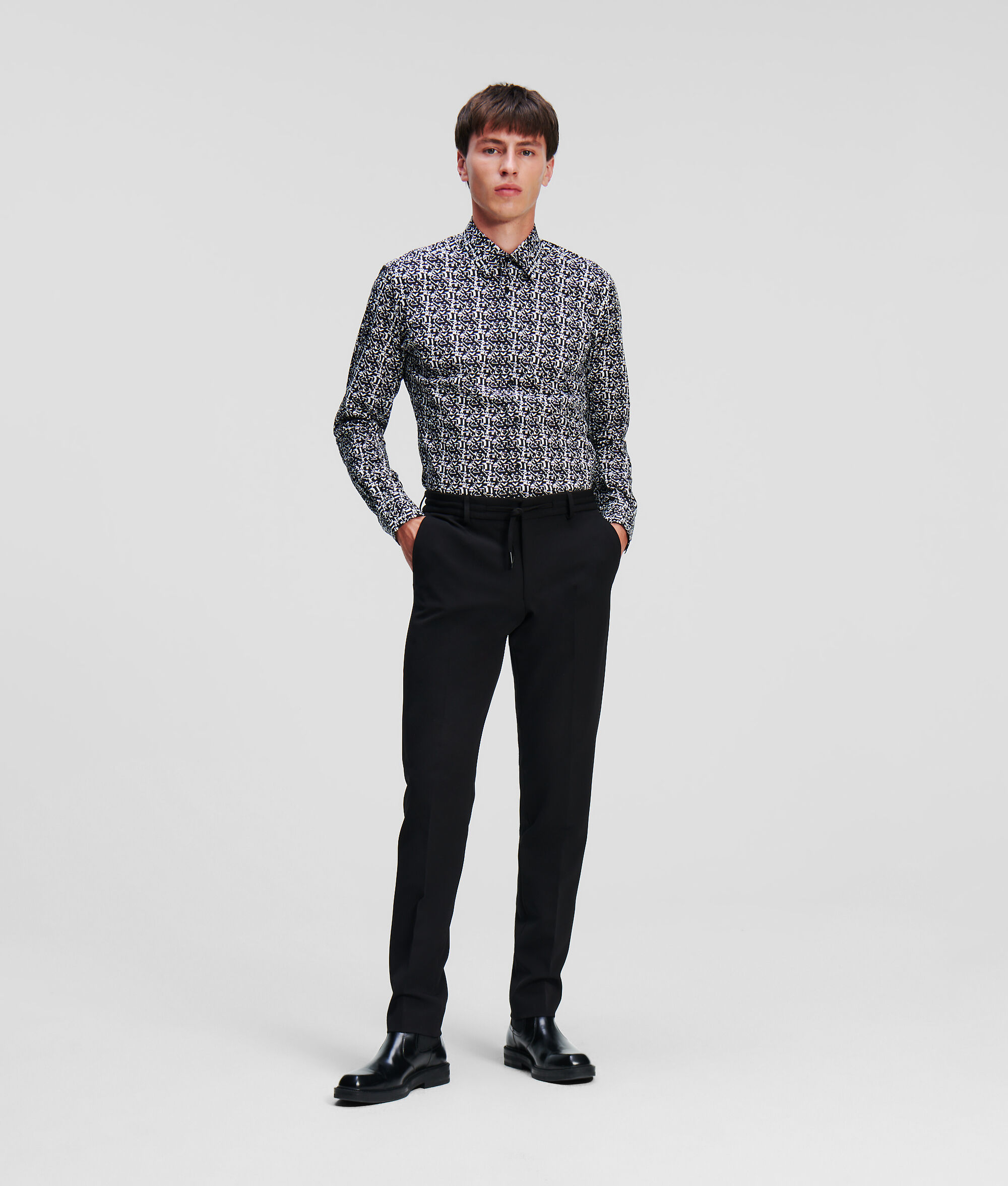 Chemise à motifs à la coupe moderne