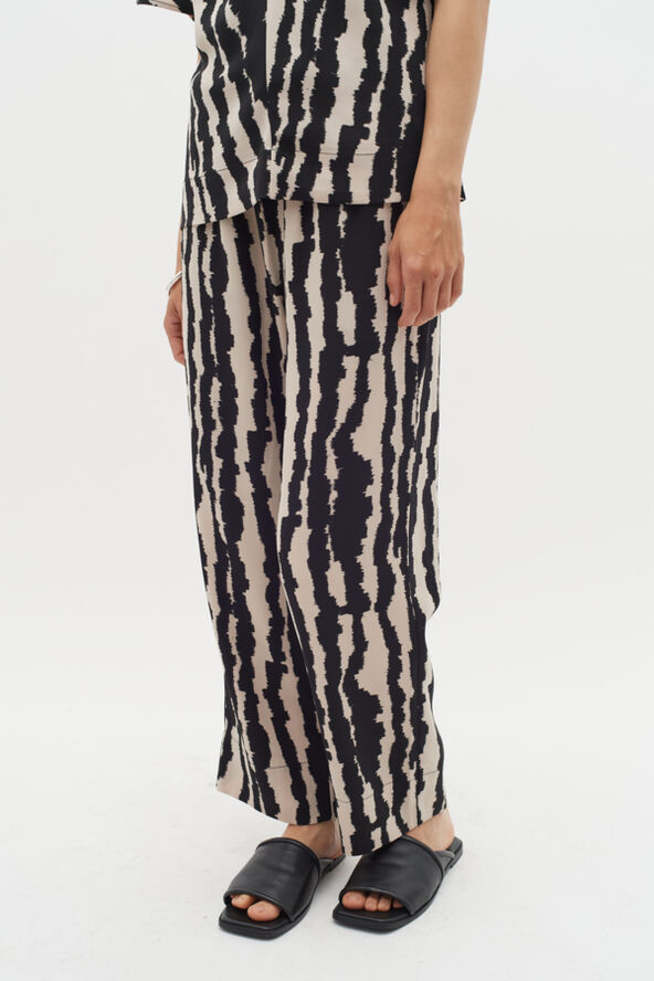 InWear XeeniaIW Pant Non color small scratch stripe