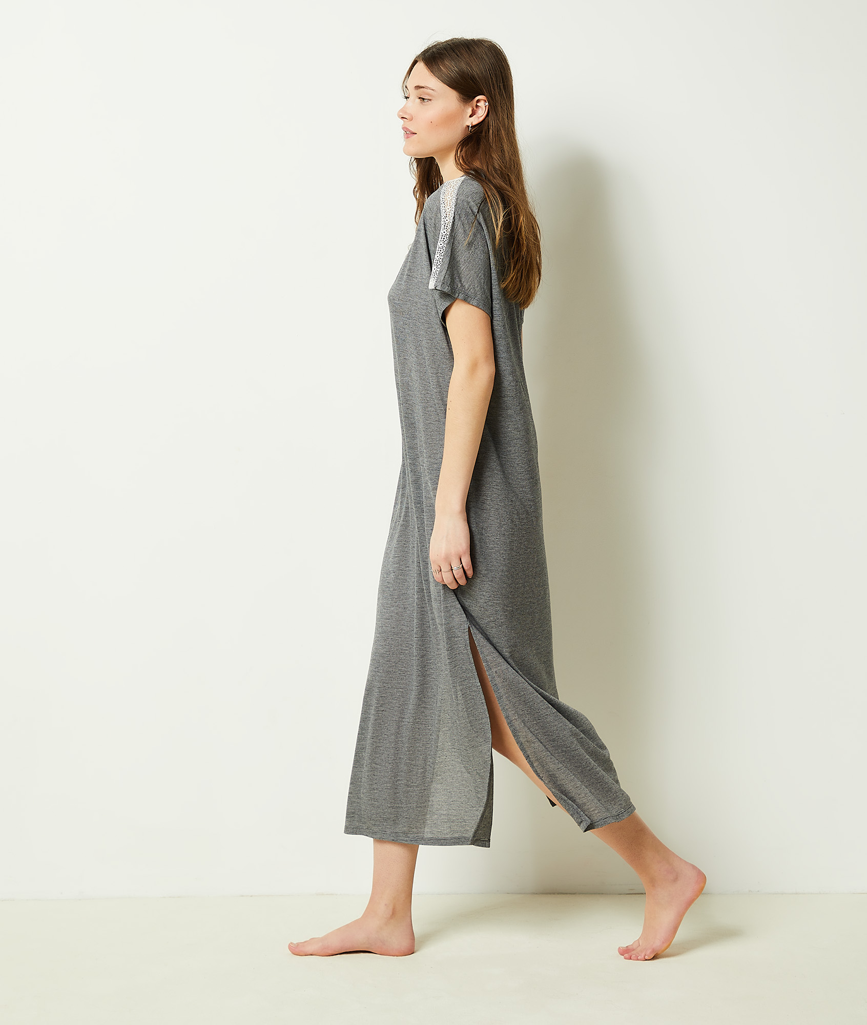 Chemise de nuit longue col V