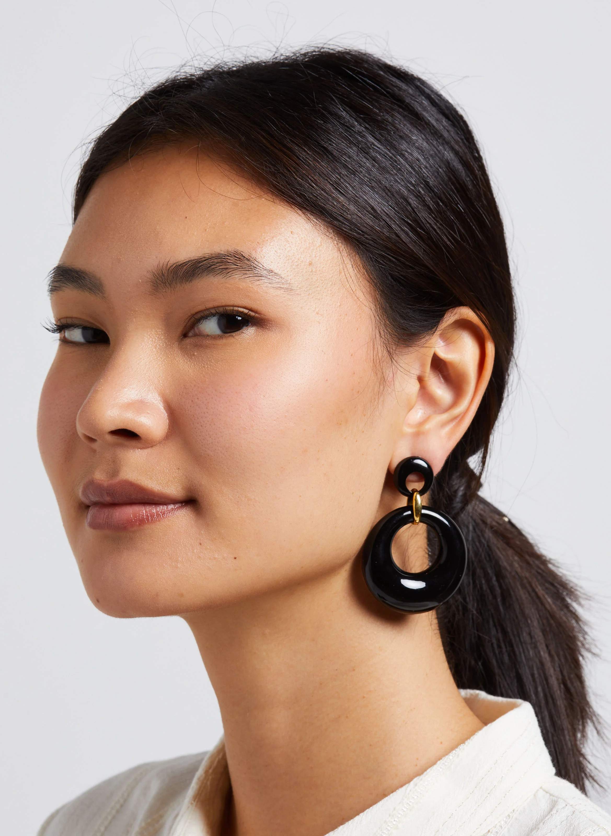 BETTY - Boucles d'oreilles rondes | Noir