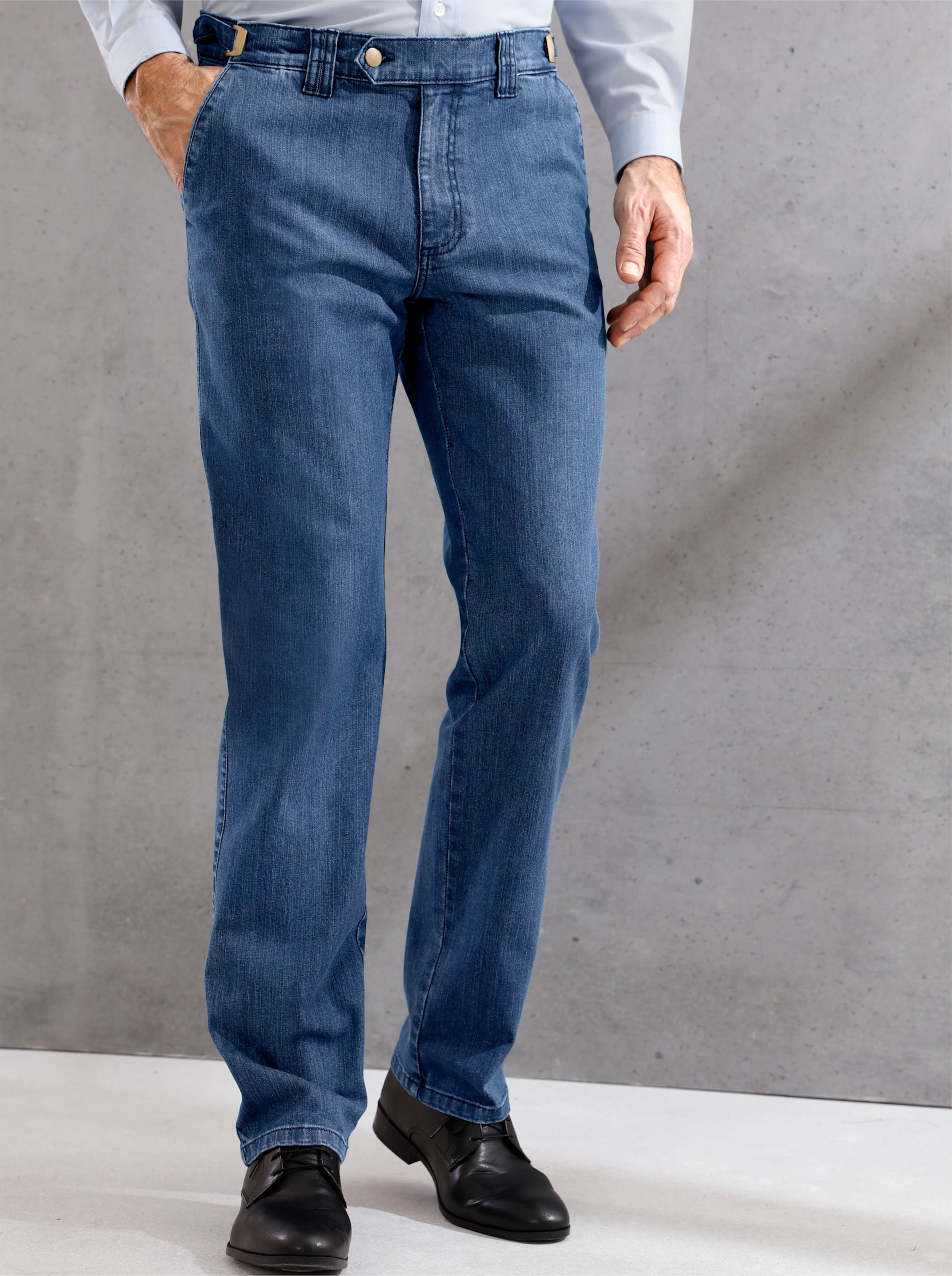 Autofahrer-Jeans in blue-stone-washed