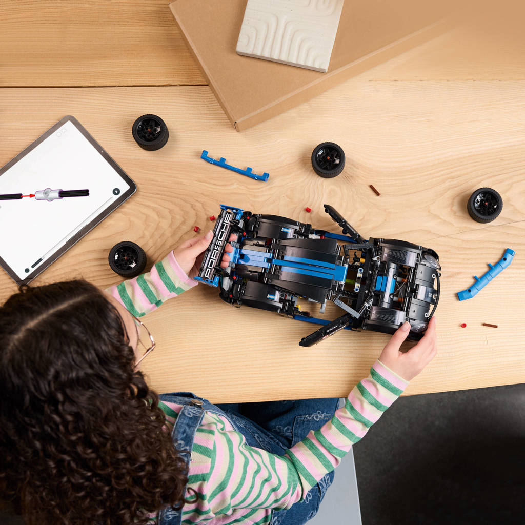 spelen met LEGO kan niet zonder telefoonPorsche GT4 e-Performance racewagen, Op Afstand Bestuurbaar Auto Speelgoed 42176