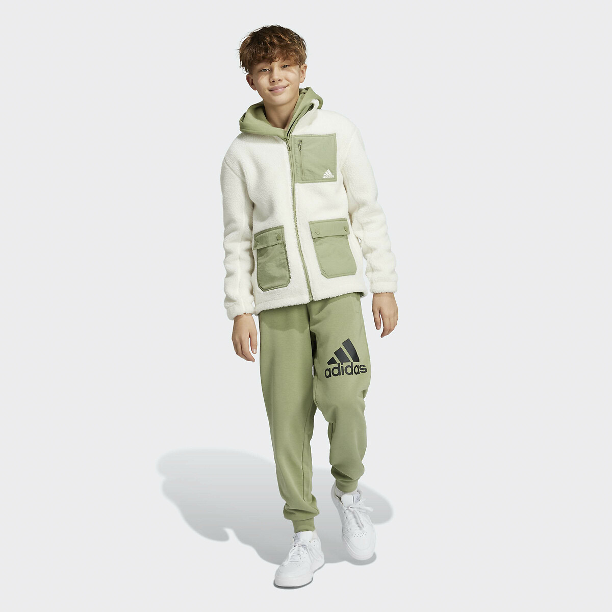 ADIDAS ROUPAS ESPORTIVAS<br>Colete em sherpa com capuz