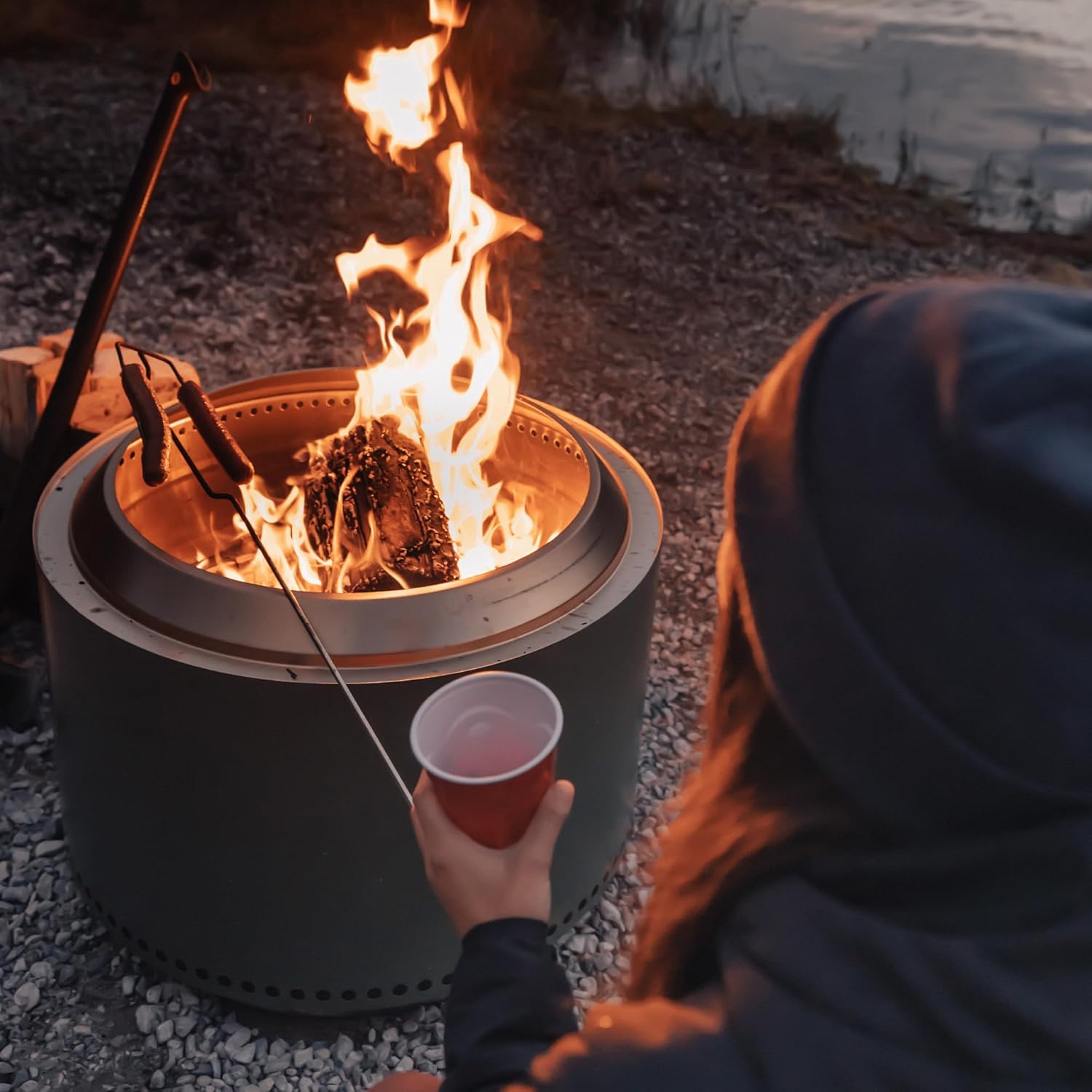 Solo Stove Feuerschale Yukon 2.0 mit Standfuß | Feuerstelle für Raucharme Holzverbrennung, Herausnehmbare Auffangschale, Mobile Outdoor Feuertonne, Edelstahl, 68,5 x 50,5 cm, 20 kg, Grün